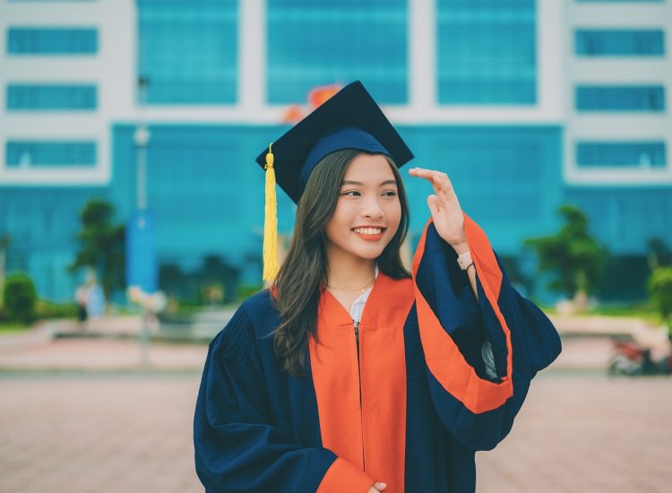 graduate, girl, happy-6671173.jpg